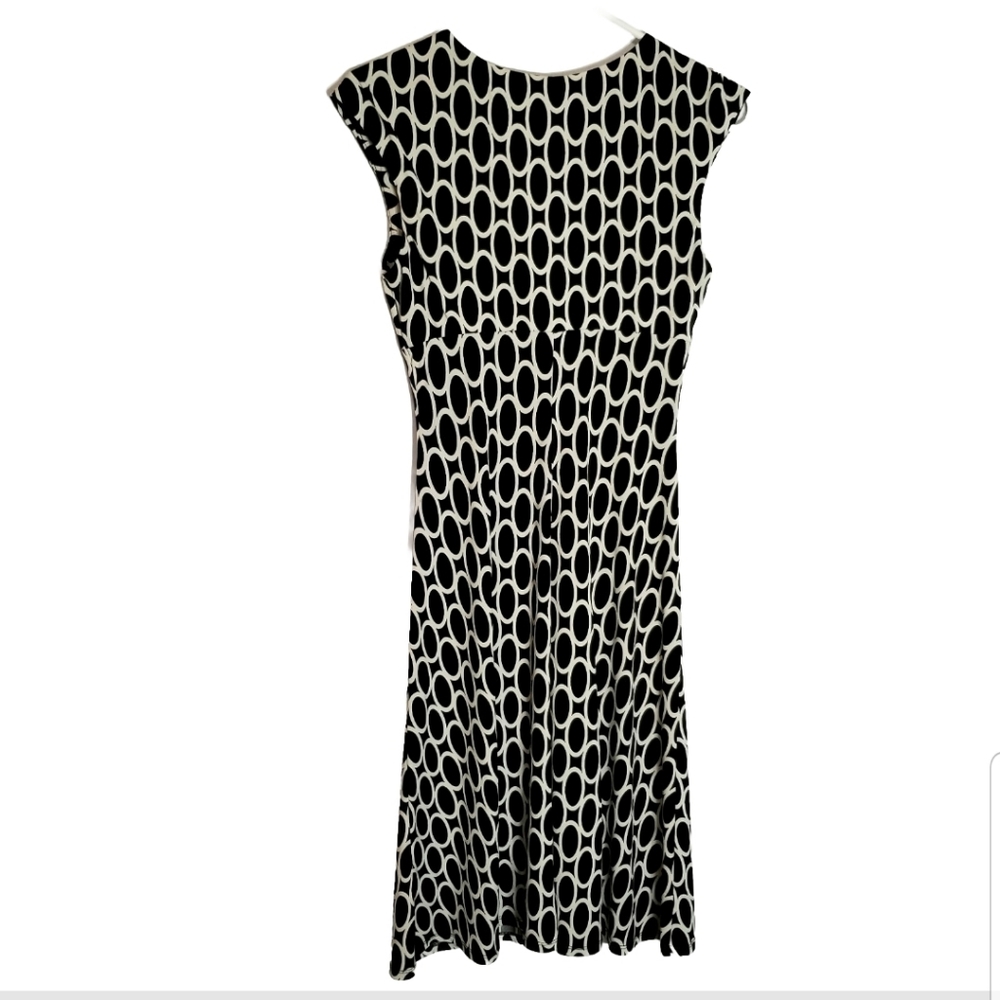 White House Black Market Dress Women’s 4 Black & White Sleeveless Faux Wrap - Picture 5 of 8